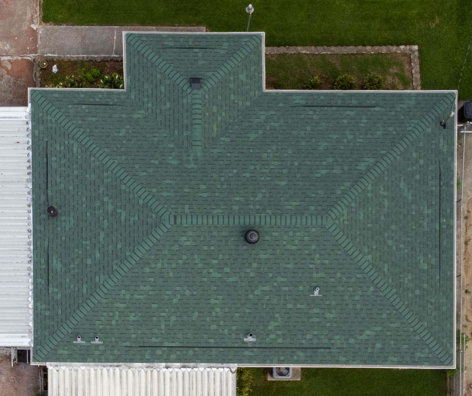 Aerial view of full roof installation completed by Roof it Right