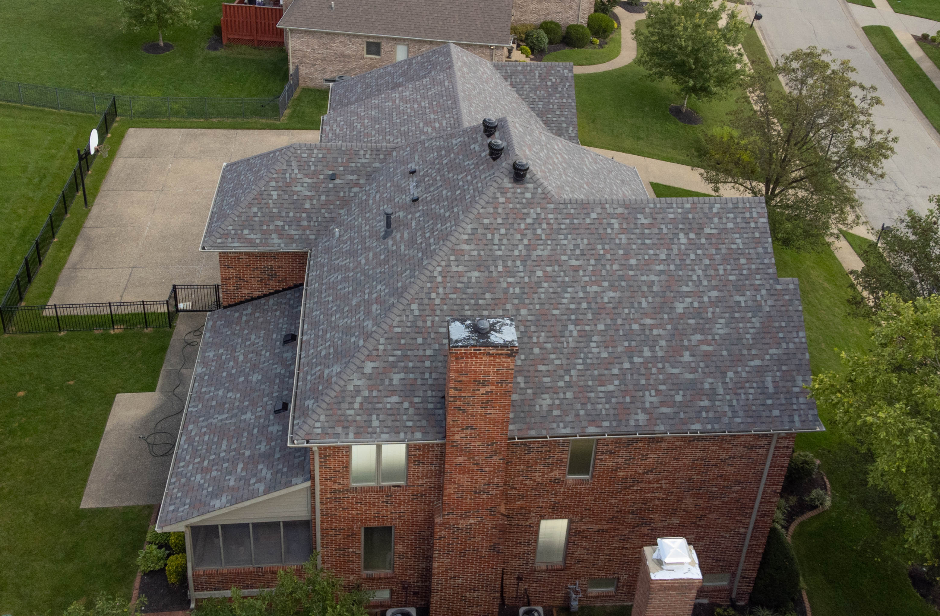 Aeriel side view of full roof installation completed by Roof it Right